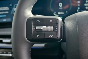 https://vehicle-cdn.autoleague.cloud/23977_620263318_19.jpg