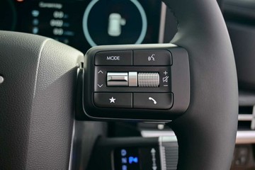 https://vehicle-cdn.autoleague.cloud/23977_620263318_20.jpg