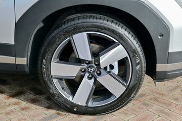 https://vehicle-cdn.autoleague.cloud/23977_620263318_23.jpg