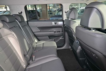 https://vehicle-cdn.autoleague.cloud/23977_620263318_9.jpg