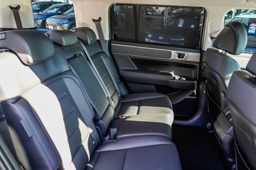 https://vehicle-cdn.autoleague.cloud/23977_620263324_12.jpg