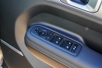 https://vehicle-cdn.autoleague.cloud/23977_620263324_19.jpg