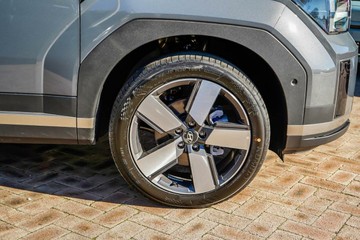 https://vehicle-cdn.autoleague.cloud/23977_620263324_23.jpg