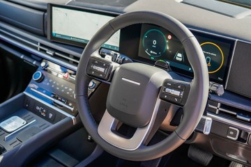 https://vehicle-cdn.autoleague.cloud/23977_620263324_8.jpg