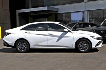 https://vehicle-cdn.autoleague.cloud/23977_620263344_5.jpg