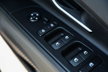https://vehicle-cdn.autoleague.cloud/23977_620263346_16.jpg