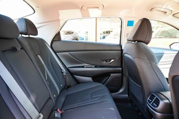 https://vehicle-cdn.autoleague.cloud/23977_620263346_19.jpg