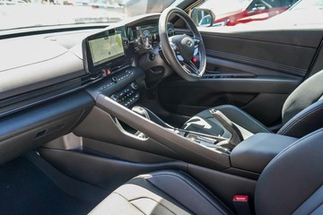 https://vehicle-cdn.autoleague.cloud/23977_620263349_10.jpg