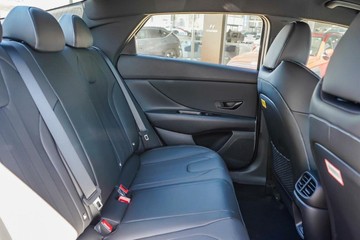 https://vehicle-cdn.autoleague.cloud/23977_620263349_11.jpg