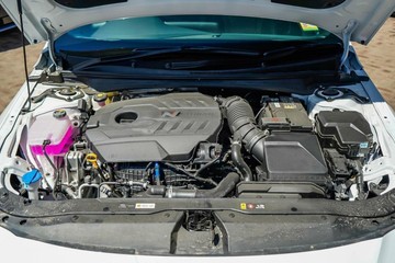 https://vehicle-cdn.autoleague.cloud/23977_620263349_13.jpg