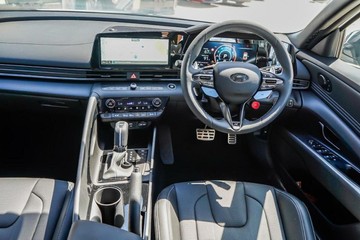 https://vehicle-cdn.autoleague.cloud/23977_620263349_8.jpg