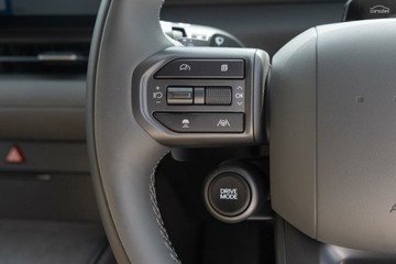 https://vehicle-cdn.autoleague.cloud/23977_620263661_11.jpg
