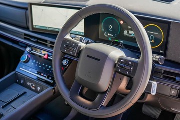 https://vehicle-cdn.autoleague.cloud/23977_620263765_11.jpg