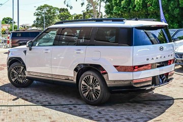 https://vehicle-cdn.autoleague.cloud/23977_620263765_3.jpg