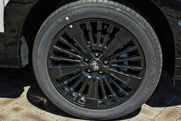 https://vehicle-cdn.autoleague.cloud/23977_620263765_9.jpg