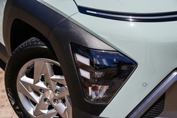 https://vehicle-cdn.autoleague.cloud/23977_620263795_19.jpg