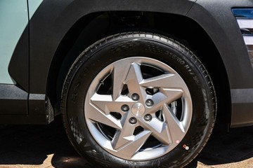 https://vehicle-cdn.autoleague.cloud/23977_620263795_21.jpg