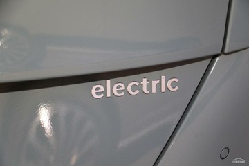 https://vehicle-cdn.autoleague.cloud/23977_620264021_11.jpg