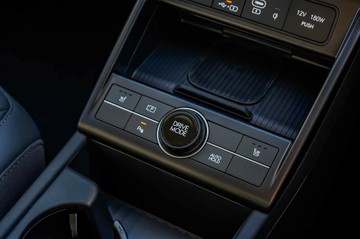 https://vehicle-cdn.autoleague.cloud/23977_620264021_16.jpg