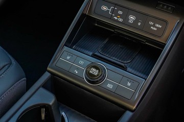 https://vehicle-cdn.autoleague.cloud/23977_620264027_13.jpg