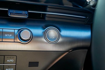 https://vehicle-cdn.autoleague.cloud/23977_620264027_16.jpg