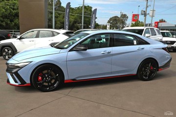 https://vehicle-cdn.autoleague.cloud/23977_620264232_5.jpg