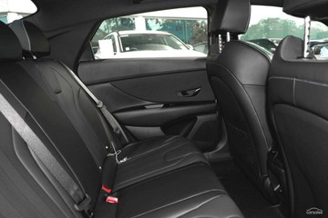 https://vehicle-cdn.autoleague.cloud/23977_620264232_9.jpg