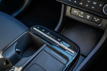 https://vehicle-cdn.autoleague.cloud/23977_620264408_23.jpg