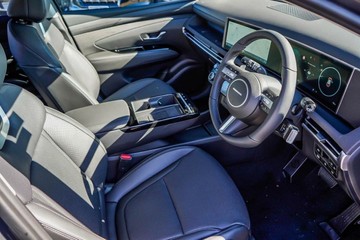 https://vehicle-cdn.autoleague.cloud/23977_620264408_7.jpg