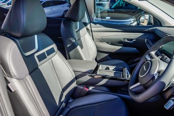 https://vehicle-cdn.autoleague.cloud/23977_620264417_12.jpg