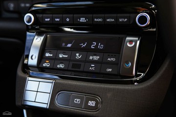 https://vehicle-cdn.autoleague.cloud/23977_620264816_13.jpg