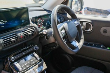 https://vehicle-cdn.autoleague.cloud/23977_620264821_10.jpg