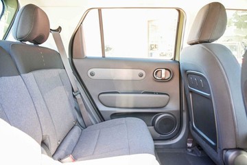 https://vehicle-cdn.autoleague.cloud/23977_620264821_12.jpg