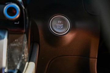 https://vehicle-cdn.autoleague.cloud/23977_620264821_18.jpg
