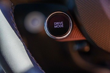 https://vehicle-cdn.autoleague.cloud/23977_620264821_19.jpg