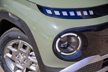 https://vehicle-cdn.autoleague.cloud/23977_620264821_23.jpg
