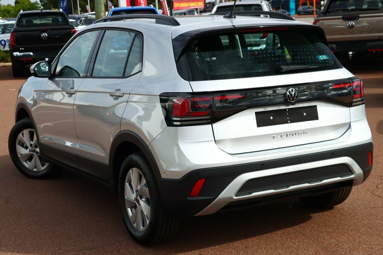 Volkswagen T-cross image 3