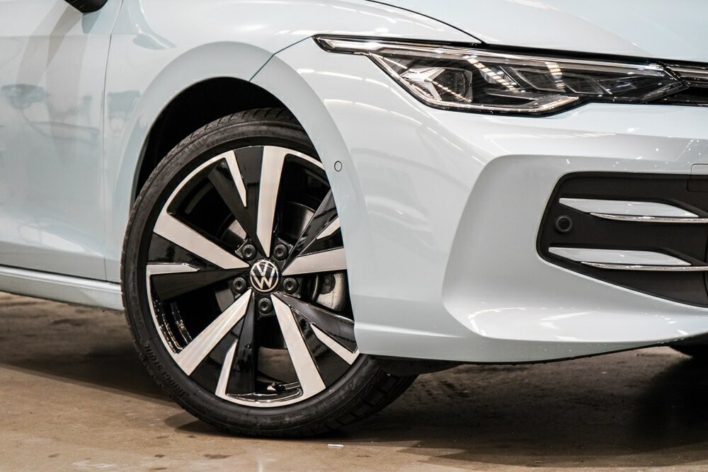 Volkswagen Golf image 2