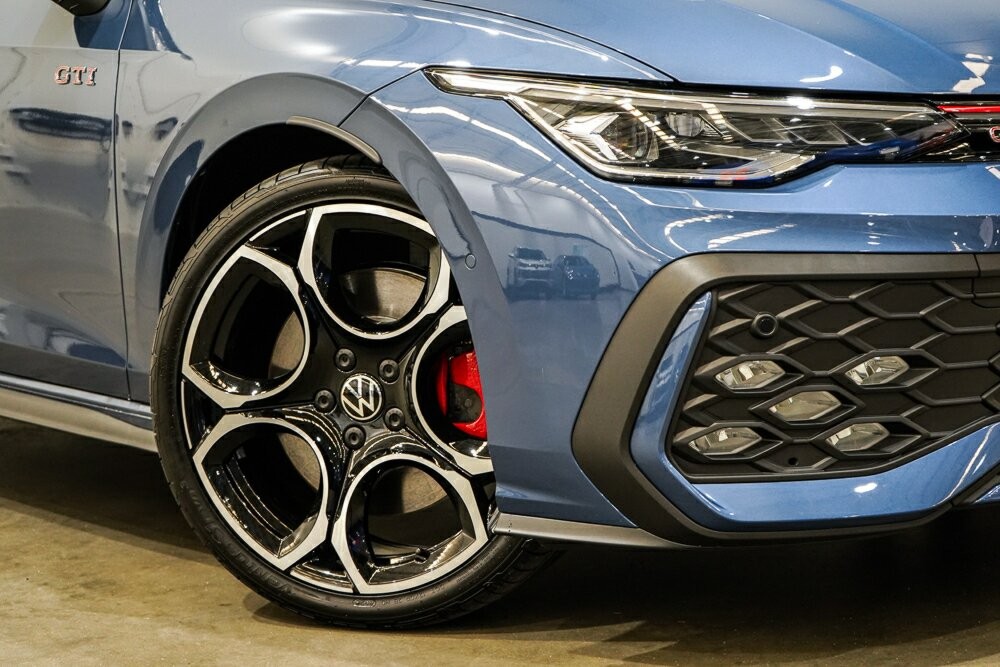 Volkswagen Golf image 2