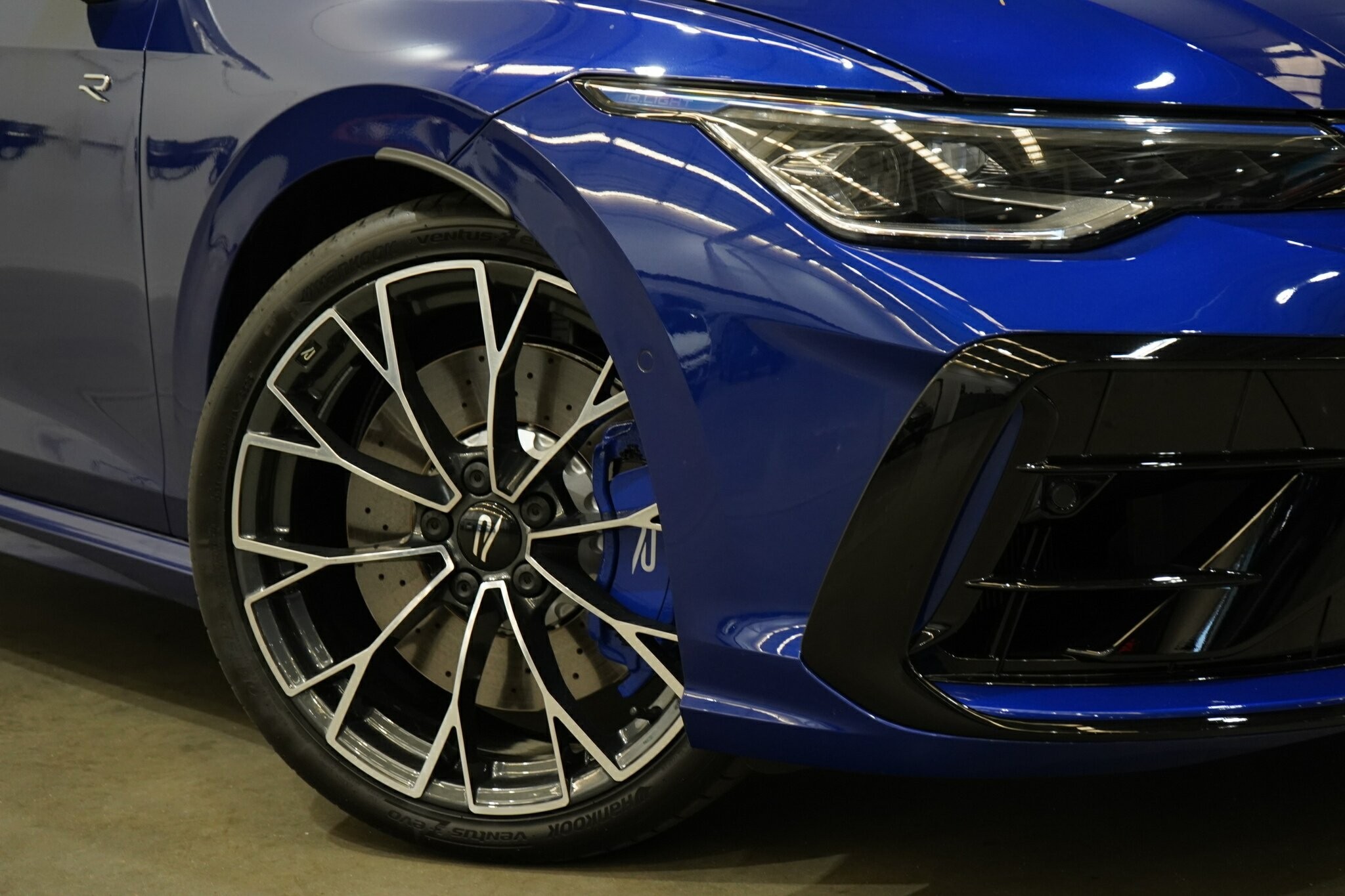 Volkswagen Golf image 2