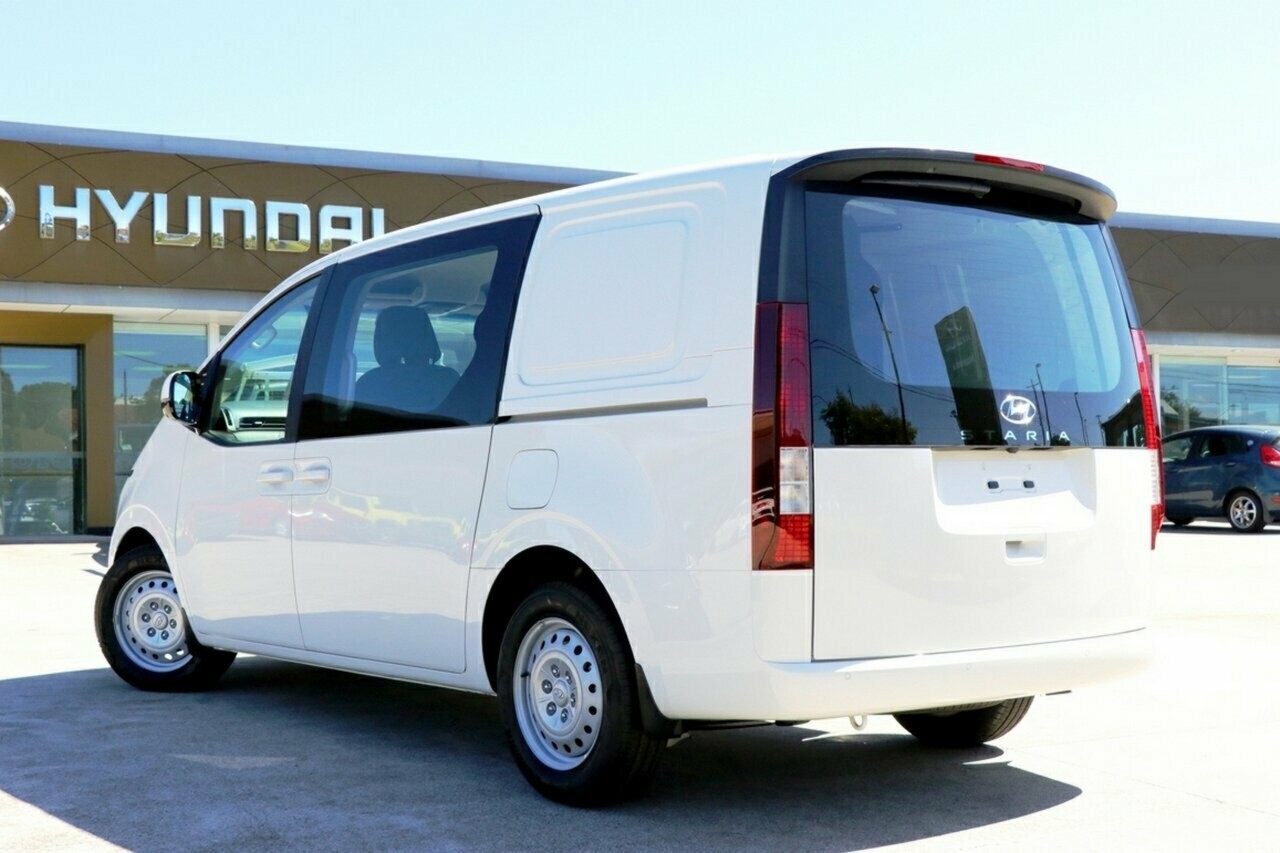 Hyundai Staria Load image 2