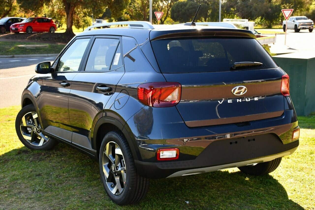 Hyundai Venue image 3