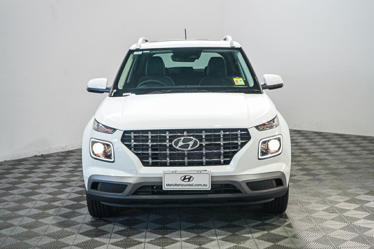 Hyundai Venue image 3