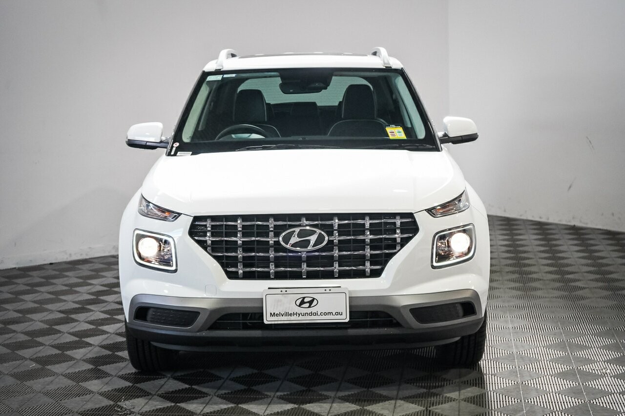 Hyundai Venue image 3