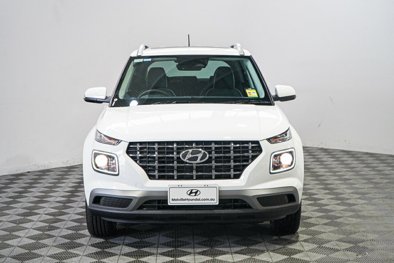 Hyundai Venue image 3