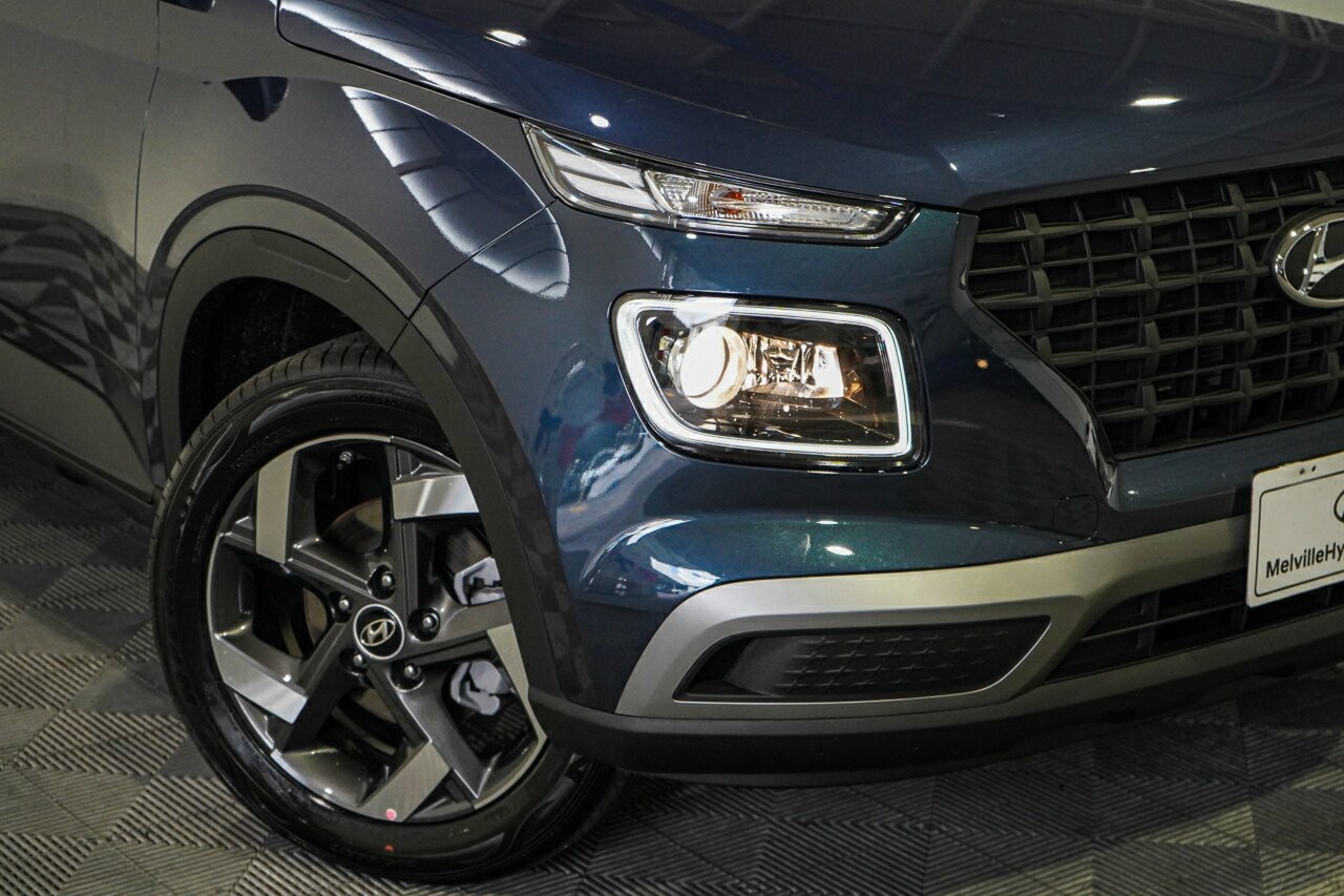 Hyundai Venue image 2