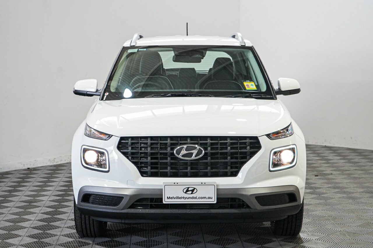 Hyundai Venue image 3
