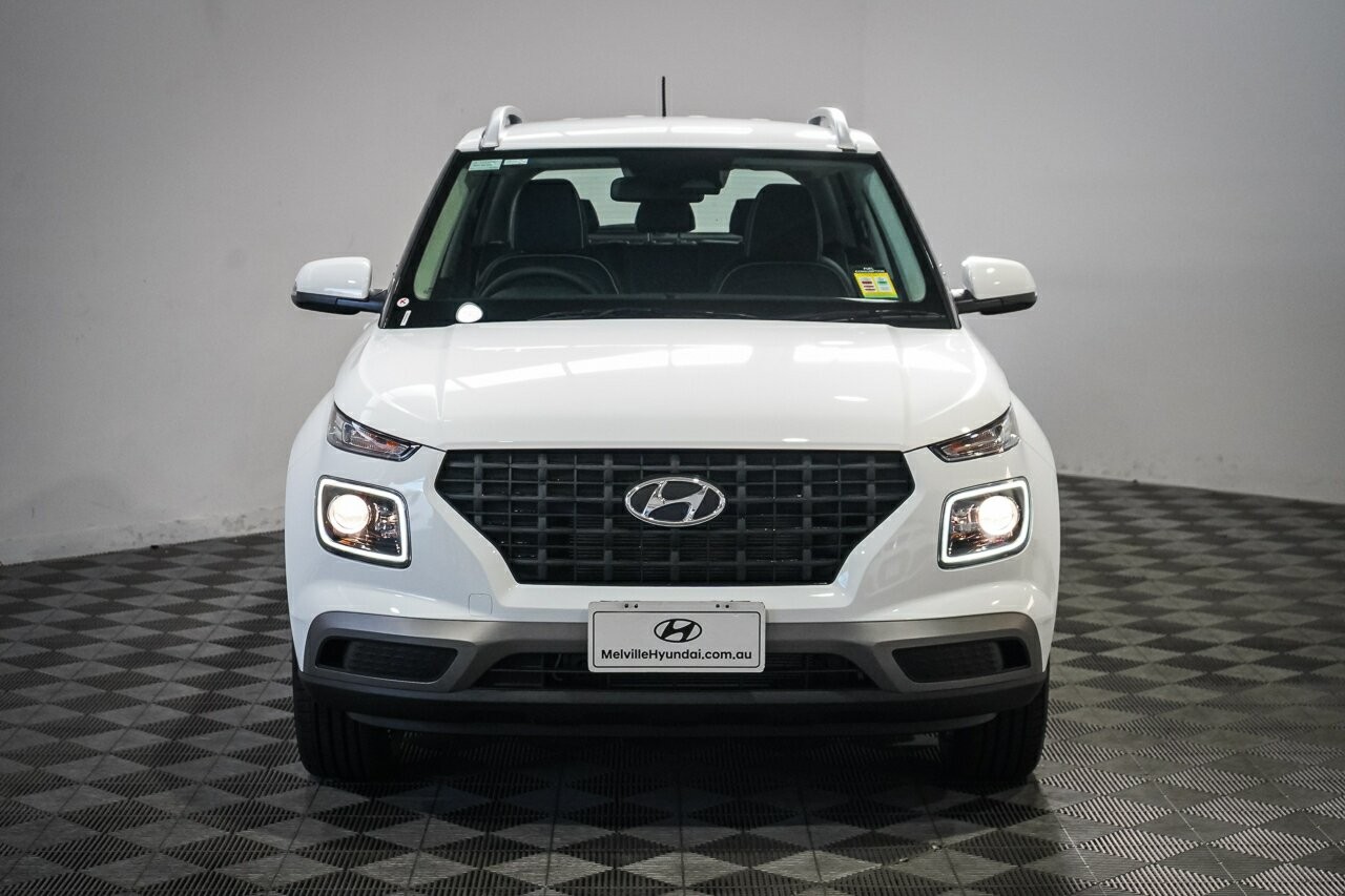 Hyundai Venue image 3