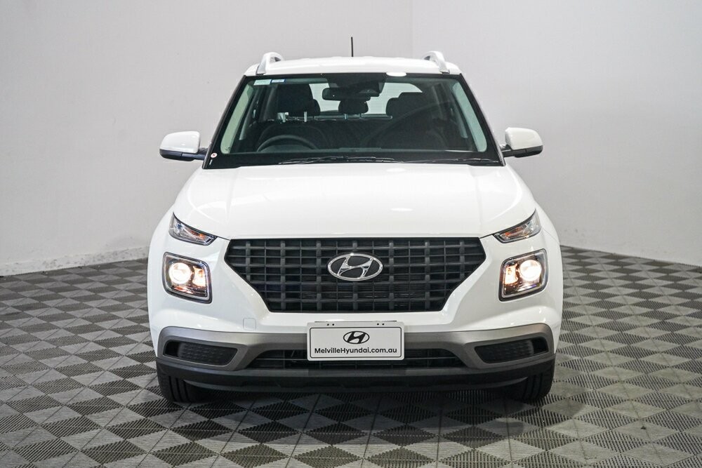 Hyundai Venue image 3