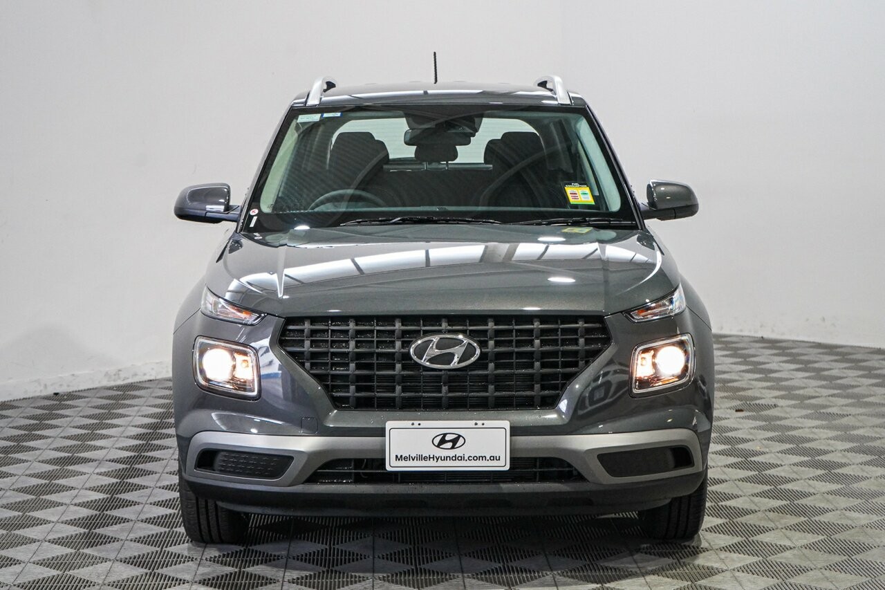 Hyundai Venue image 3
